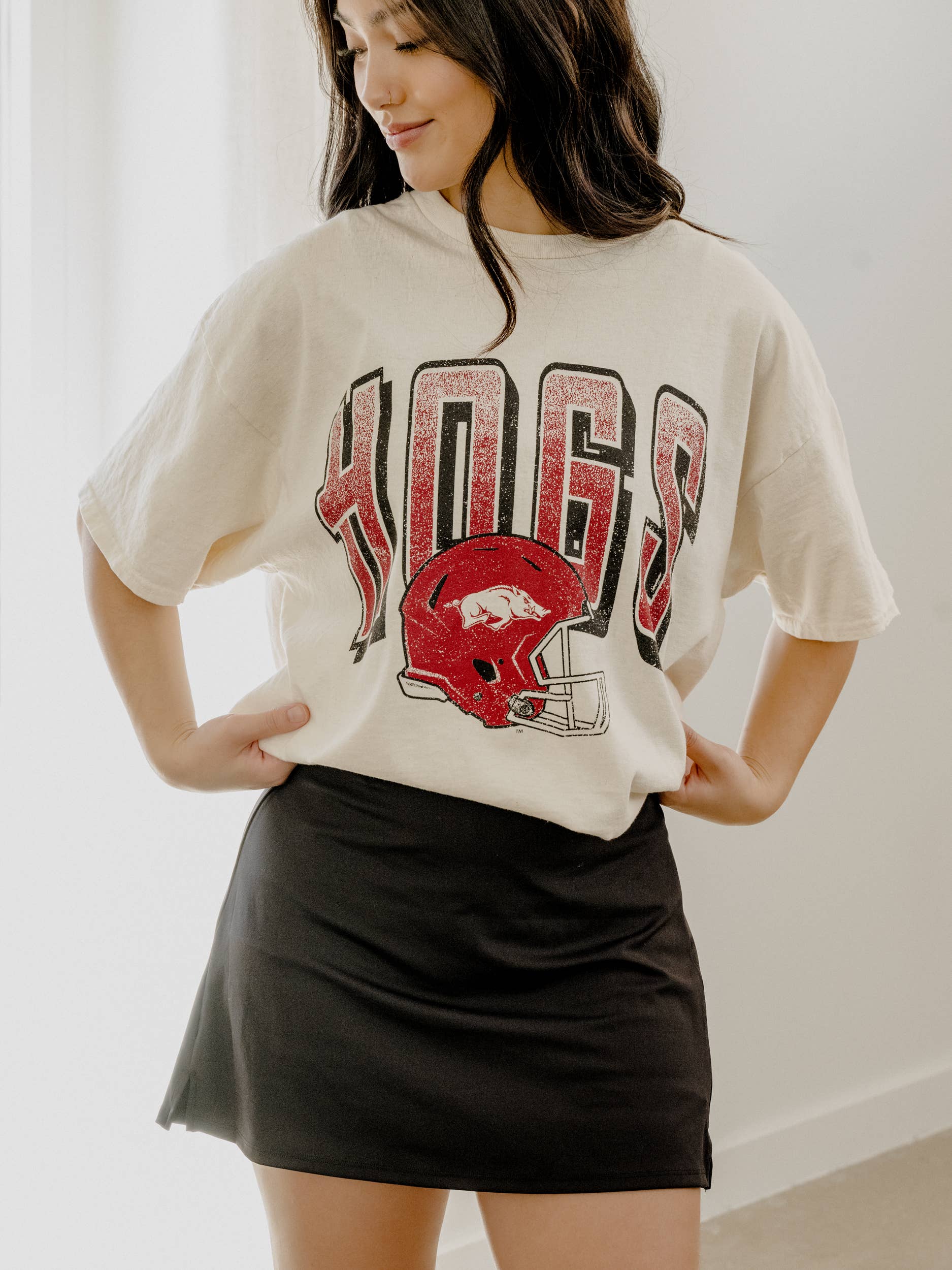 Arkansas Hogs Helmet Fade Off White Thrifted Tee: 2XL